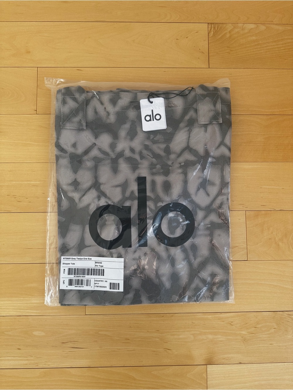 Alo Yoga Grey Tie-Dye Tote (A)